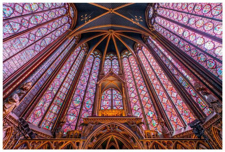 Lysmaskiner. Sainte-Chapelle er forsigtigt renoveret og indvies i dag. 