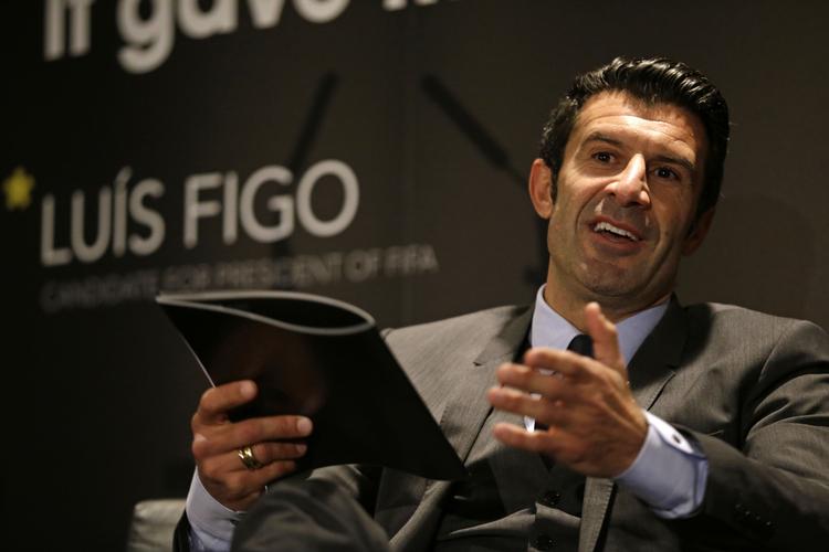 KANDIDAT. Luis Figos kampagne er blevet venligt modtaget, men der er ikke klarhed over, hvor mange forbund, der støtter ham eller de andre to udforere til Sepp Blatter. 
