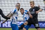 uafgjort. OB's Kenneth Zohore forsøger at vriste sig forbi Tobias Salquist. 