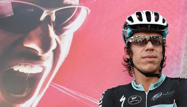 Styrt. Rigoberto Uran var lige ved at komme sig over et anfald af bronkitis, da han røg i asfalten. 