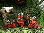 Dokumentar. 'The Salt of the Earth' handler om fotografen Sebastião Salgado, der i løbet af de sidste 40 år har rejst gennem kontinenterne, i fodsporene på en menneskehed i konstant forandring. 