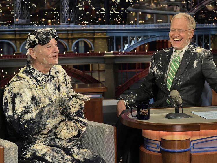 Snask. Bill Murray var Lettermans første gæst, og han blev også den sidste. Han kom ud af en kage, derfor er en godt grattet til. 