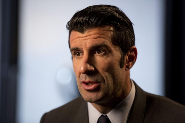 VÆMMES. Luis Figo har på få måneder oplevet frastødende ting i fodboldens magtelite og melder fra som præsidentkandidat. 