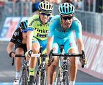 trekamp. Fabio Aru (th.), Alberto Contador (midt) og Richie Porte (tv.) i jagt på tronen. 