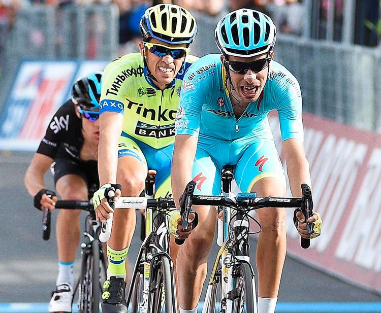 trekamp. Fabio Aru (th.), Alberto Contador (midt) og Richie Porte (tv.) i jagt på tronen. 