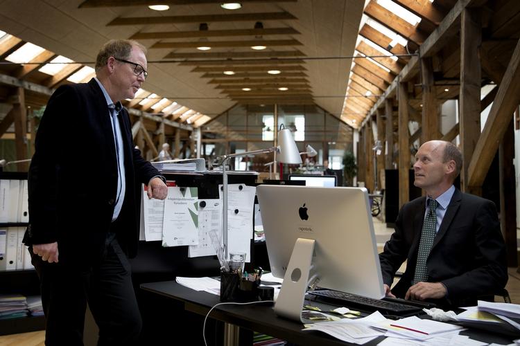 Ansættelser. Apotekerforeningen har netop taget tre seniorer ind. En af dem er 61-årige Jan Sigvardsen, der er blevet ansat i HR-afdelingen. 