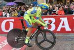 STÆRKT. Alberto Contador kunne kun være tilfreds med lørdagens lange enkeltstart, der gav ham god luft til de værste rivaler. 