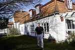 Stigning. Henrik Gram Madsen bor i hus i Hørsholm. Han opdagede for sent, at hans grundværdi var steget 53 procent, og mistede derfor muligheden for at klage. 