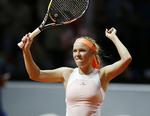 grus. Caroline Wozniacki jubler over sejren mod Simona Halep i semifinalen ved turneringen i Stuttgart 25. april. 
