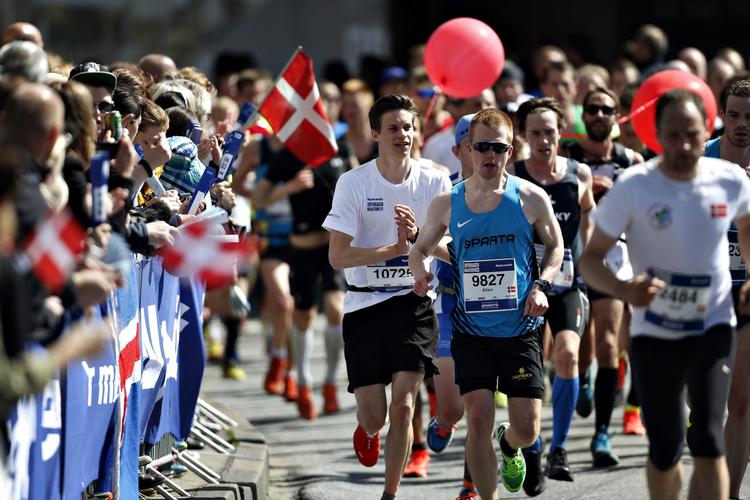 Maraton. Det gode vejr gjorde Copenhagen Marathon til en publikumsmagnet. 
