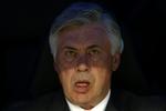 FARVEL. Carlo Ancelotti har haft svært ved at finde smilet på det seneste, og nu er det helt slut med at styre Real Madrids stjernehold fra bænken på Bernabéu. 