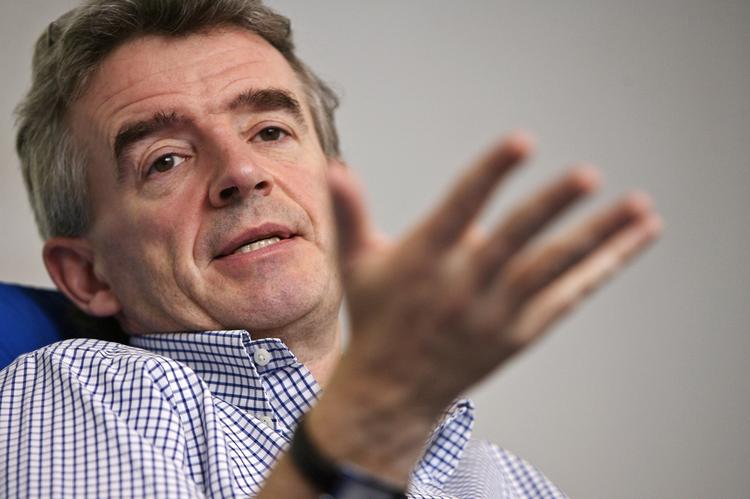 Luftfart. Siden Ryanair tidligere på året begyndte at flyve fra Københavns Lufthavn, har topchef Michael O'Leary været i strid modvind. Det lader han sig dog ikke kyse af, tværtimod, og i dag kan selskabet offentliggøre, at det sidste år tjente 6,5 milliarder kroner efter skat. 