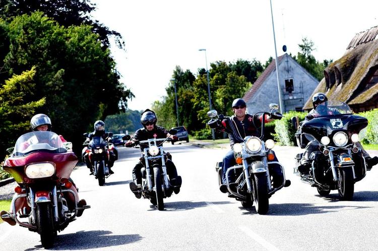 bikere? Hvad skal mc-folket kaldes? Motorcyklisterne på billedet kommer fra en dansk afdeling af Legacy Vets MC Scandinavia, en klub for tidligere soldater. 