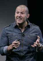 indflydelsesrig. Jonathan Ive har nu næsten lige så stor indflydelse som Apples topchef, Tim Cook, når det handler om, i hvilken retning Apples produkter skal udvikle sig. 