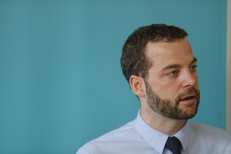 Opsving. Økonomi- og indenrigsminister Morten Østergaard (R) præsenterede i dag regeringens første opjustering af vækstskønnene i flere år. Dermed er Danmark på vej ind i et opsving, siger han. 