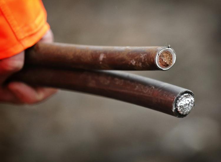 Metal.. Kabeltyve går efter det kobber, som der er inde i Banedanmarks kabler, men tyverierne har store omkostninger. 