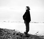 Udgående. Med digtsamlingen 'Udgående fartøj' har Ursula Andkjær Olsen begået en ny sproglig rejse i det ydre og indre. 