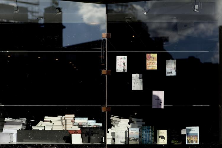 Valgmuligheder. Anmeldelser kan inspirere til det næste bogvalg. Men der er stor forskel på kønsfordelingen blandt anmelderne på henholdsvis print og online. 