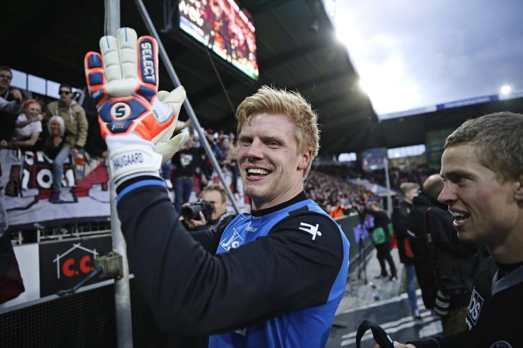 SOLGT. I de tre seneste kampe fik Jakob Haugaard pladsen i FCM's mål tilbage, da Johan Dahlin var skadet, men nu skifter Haugaard til en Premier League-klub. 