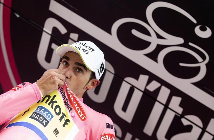 TYRANEN. I slutfasen kommanderede Alberto Contador sit hold i front, så han ikke risikerede at blive sat bagud, hvis der opstod et hul i feltet. 