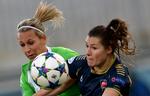 TEST. Lena Goessling (tv.) skal sammen med sine tyske landsholdskolleger gennemgå en kønstest, før hun kan stille op ved VM. 
