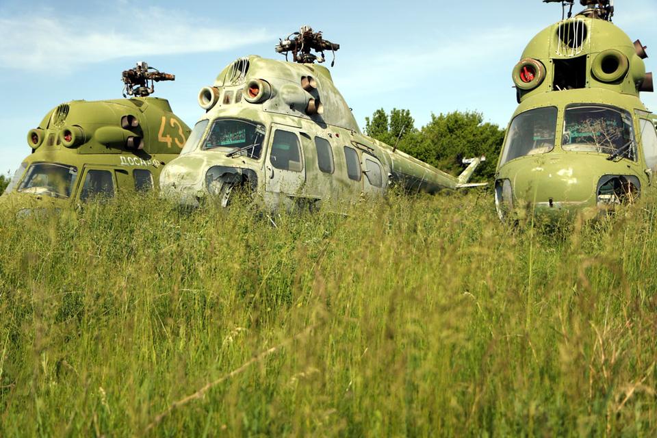 Krigsmaskiner. Helikopterne har betegnelsen Mil Mi-2. Denne model findes i mindst 24 varianter og blev bygget i omkring 5.000 eksemplarer mellem 1966 og 1998. 