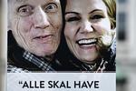 Statsminister Helle Thorning-Schmidt hænger i flere varianter - en er selvfølgelig en selfie. 
