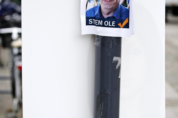 Mange plakater er store - nogle er små. 