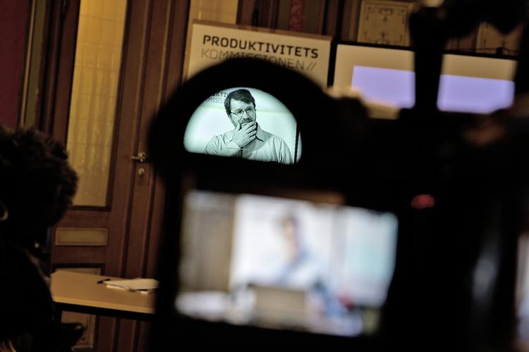 dybdeborende. Produktivitetskommissionen med Peter Birch Sørensen i spidsen blev nedsat i 2012 og afsluttede sit arbejde i 2014. 