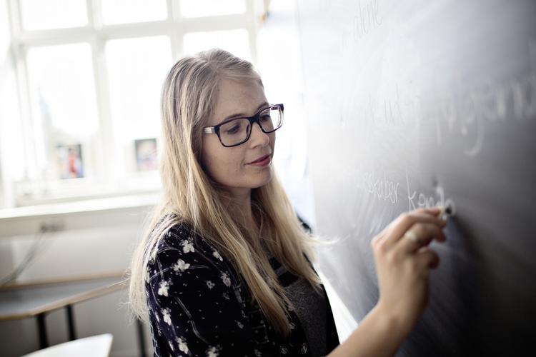 valg. Mette Bak Tang er glad for at der er udskrevet valg. Det ville have været uholdbart, hvis de havde ventet til september. 