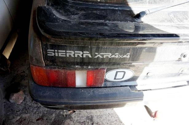 SPORTSLIG. Ford Sierra XR4x4 er en avanceret sag. I sin tid, midten af 1980'erne, var det en dyr sportslimousine. 