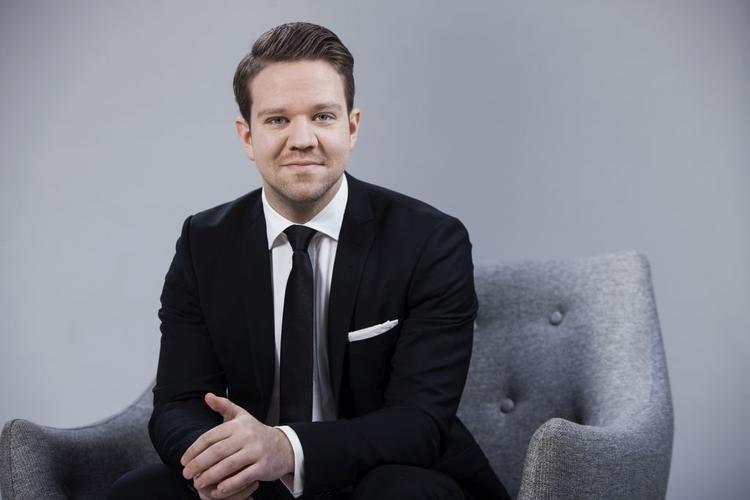 Debut. København har masser af barer med comedy, men indtil nu har Comedy Zoo været den eneste deciderede comedy-klub. Når Thomas Warberg åbner Warberg Comedy Club 9. juni får byen sin første klub, hvor det kun handler om underholdningen. 