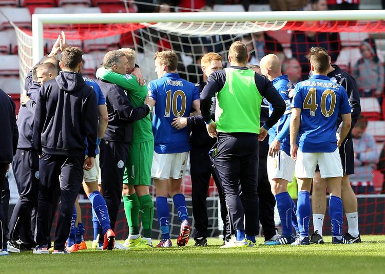 Skandale. Leicester klarede frisag i Premeir League efetr en stærk afslutning på sæsonen. Nu er mindst tre spillere havnet i en stor skandale. 