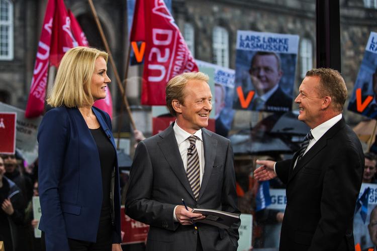 DEBAT. Helle Thorning-Schmidt (S) og Lars Løkke Rasmussen var til aften i direkte duel på TV 2. Poul Erik Skammelsen styrede slagets gang. 