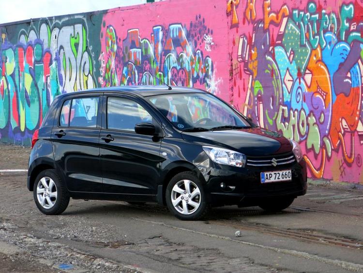 RUMMELIG. Suzuki Celerio er blandt de største af mikrobilerne. Derfor er der fin plads i kabinen. 