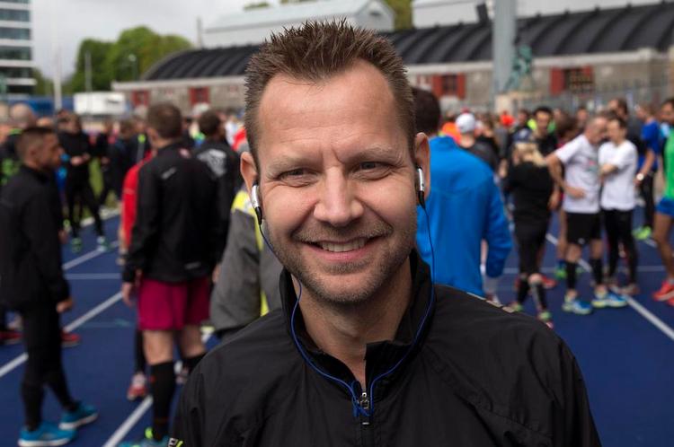 Bonus. Løbetræningen betyder, at Brian Bade er mange timer væk hjemmefra, men »min kone kan jo godt lide, at jeg har tabt mig 15 kilo. 