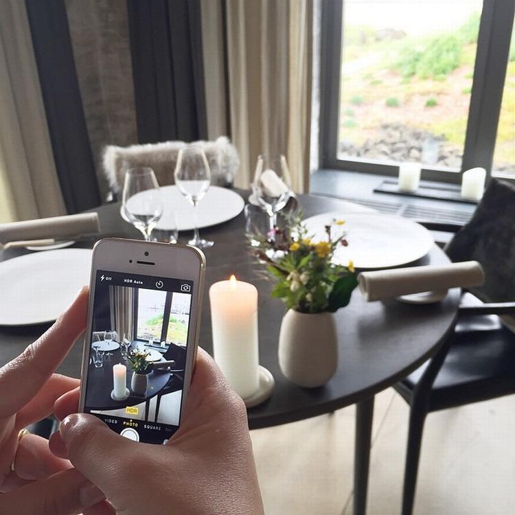 Takeover. En takeover er når en person "overtager" en Instagram-profil. Følg Katherine Bont på Instagram på @katherinebont 