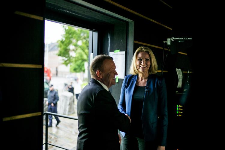 DUEL. Lars Løkke Rasmussen og Helle Thorning-Schmidt var i går ikke kun i duel på direkte tv. Også på de sociale medier blev der kæmpet om at overbevise vælgerne. 