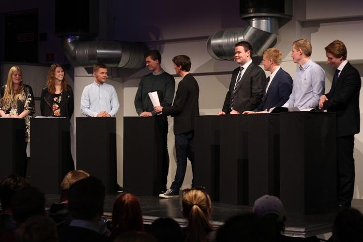 Klapsalver. Politiken Live og UP - Ungdomsproduktion inviterede her til aften til debat med lederne af ungdomspartierne. 
