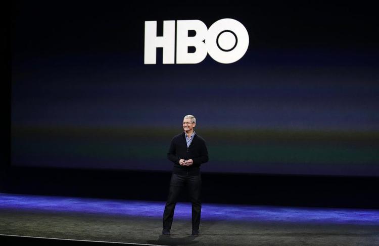 FARVEL. Tim Cook (billedet) og Apple har allerede sat kabel-tv-verdenen i flammer ved at give deres kunder kabelkanalen HBO uden behov for et abonnement på kabel-tv. Nu vil de gøre det samme med lokal-tv. 