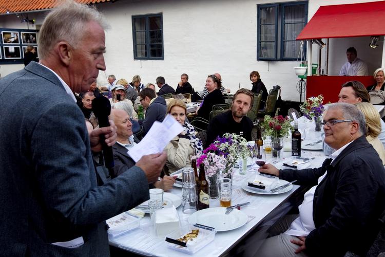 folkemøde. Bente Klarlund skal til Folkemøde på Bornholm fordi hun synes det er vigtigt. 