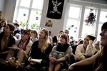 Feminisme. Møde hos svenske Feministisk Initiativ forud for det svenske valg tidligere på året. 