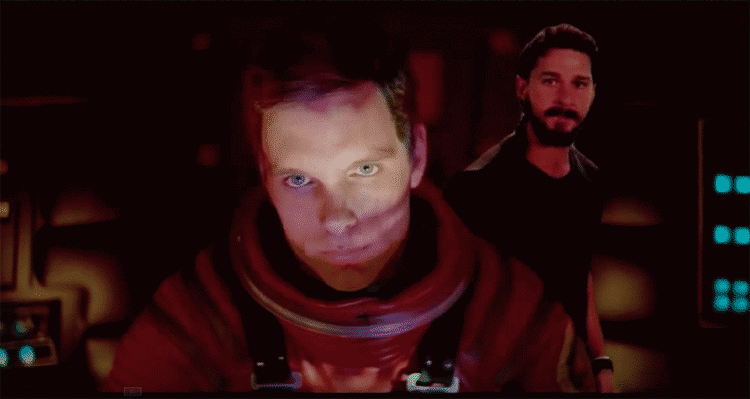 KREATIVT. En kunstvideo med Shia LeBeouf er blevet inkorporeret i et hav af sjove video-situationer på YouTube i denne uge. Her optræder han pludselig i en klassisk scene i filmen '2001: En odyssé i rummet' (Foto: Screenshot/YouTube). 