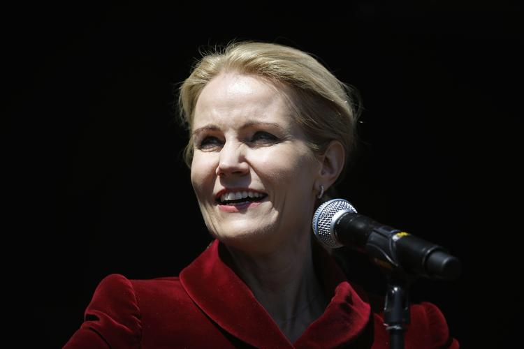 GRUNDLOVSDAG. Statsminister Helle Thorning-Schmidt holder tale på Christiansborg Slotsplads. 