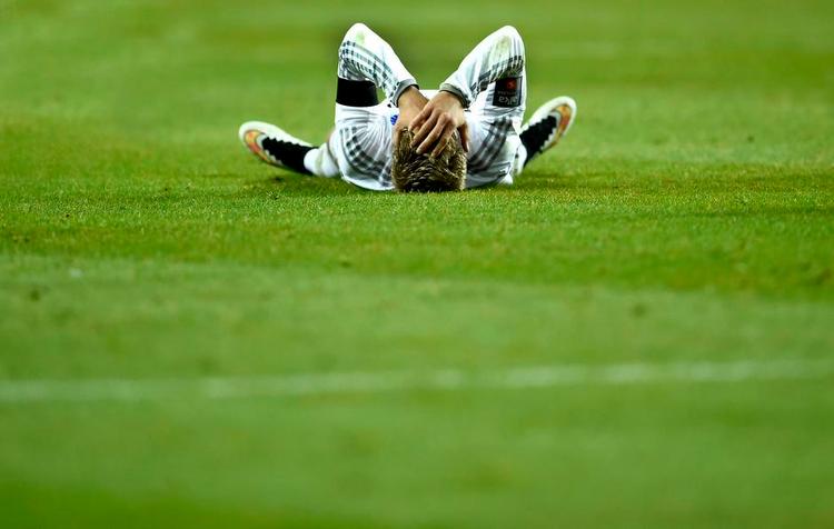 Nedtur. For få chancer og for mange missede muligheder – her illustreret ved en ærgerlig Andreas Cornelius fra FCK – har præget superligasæsonen. Arkivfoto: Lars Poulsen/Polfoto 