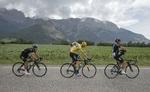 frigjort. Peter Kennaugh (th) plejer at have rollen som opvarter for Chris Froome (midt) som her under Tour de France. Men på første etape i Dauphiné stjal briten sejren. 