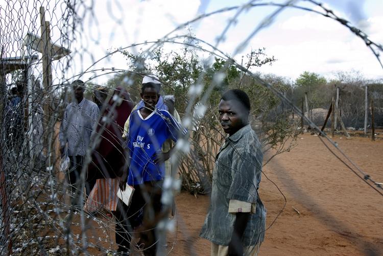 Nærområde. Både Socialdemokraterne og Venstre er enige om, at hjælp til nærområder - som denne flygtningelejr på grænsen mellem Kenya og Somalia - vil forebygge eller endda mindske flygtningestrømme mod Europa. Helt så enkelt er det dog ikke, siger eksperter. 