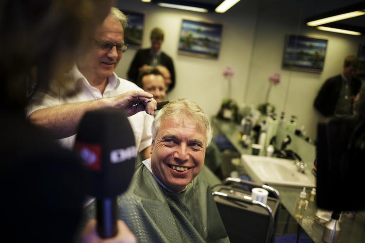 Tilfreds. Uffe Elbæks nystiftede parti bliver ved med at klare sig bedre og bedre i meningsmålingerne. Aldrig nogensinde har Megafon målt partiet til at være så langt fra spærregrænsen som nu. 