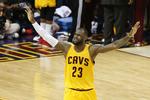 STØRST. LeBron James giver i øjeblikket fornemme prøver på sit høje niveau, og det bringer hans hold Cleveland Cavaliers i føring under NBA-finaleserien. 