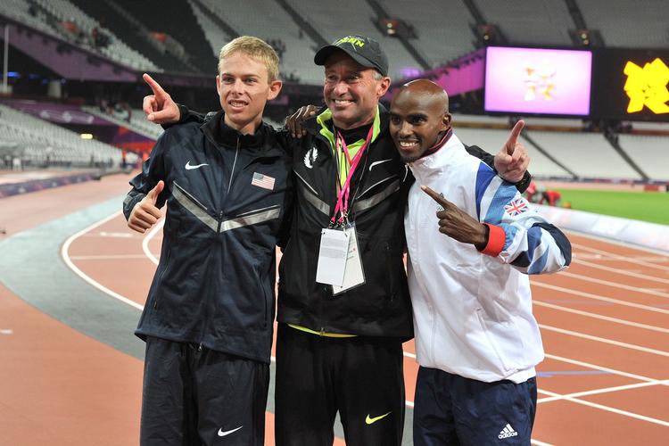 SUCCES. Mo Farah (th.) med træner Alberto Salazar og træningskammerat Galen Rupp, da OL-guldet på 10.000 m i London var i hus. Rupp fra USA tog sølvet. 